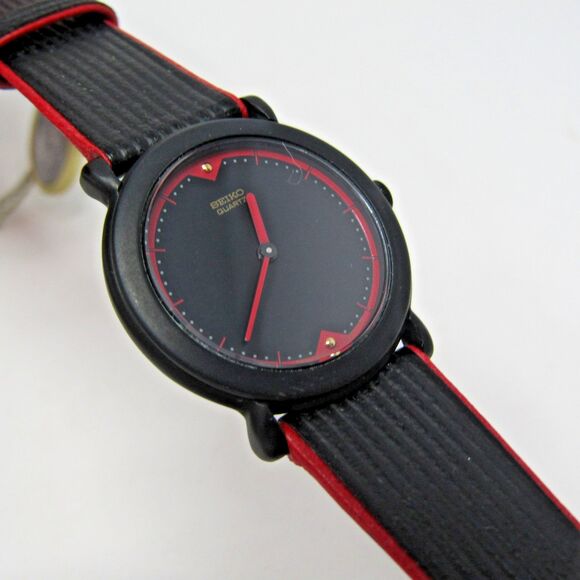 SEIKO Quartz Women\'s Watch Black & Red 1990\'s NEW Old Stock